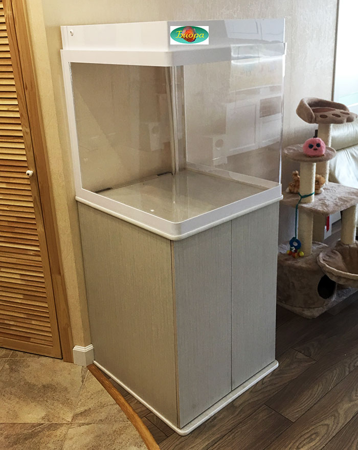 аквариум имеющий форму куба